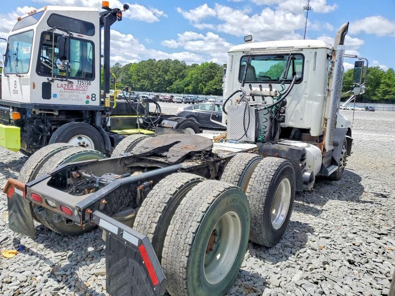 2015 Mack 600 CXU600-Semi Truck