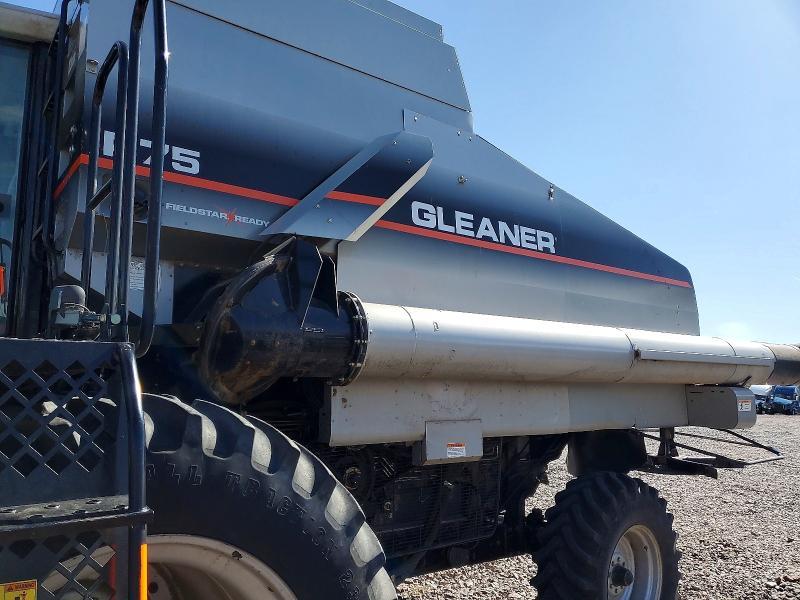 2003 Gleaner Combine