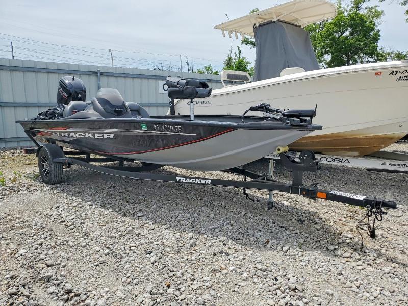 2020 Tracker 17.7 Feet Boat