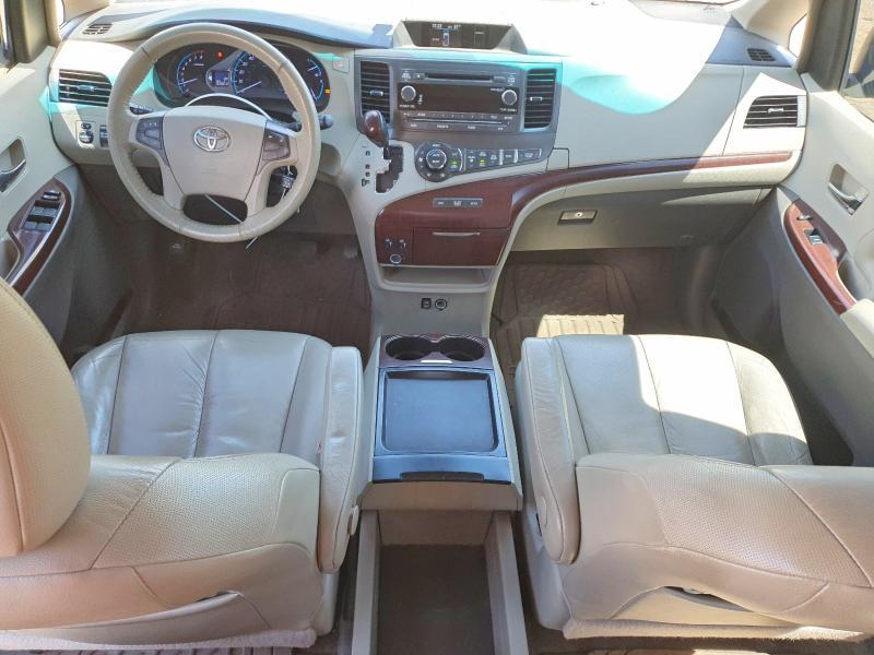 2011 Toyota Sienna xle 7-passenger