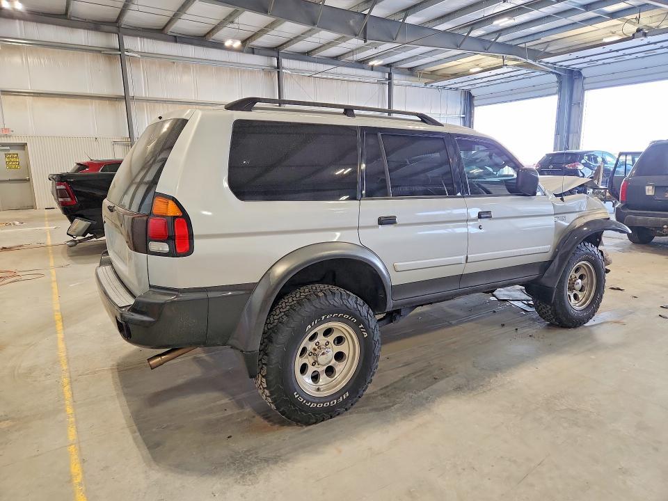 2003 Mitsubishi Montero Sport xls