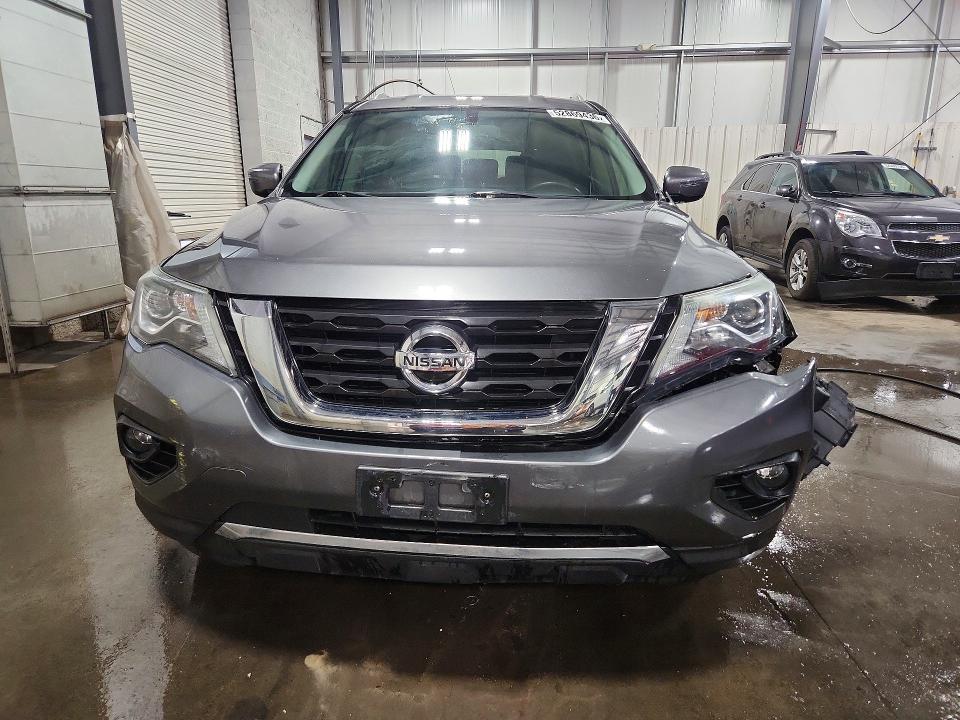 2017 Nissan Pathfinder sv