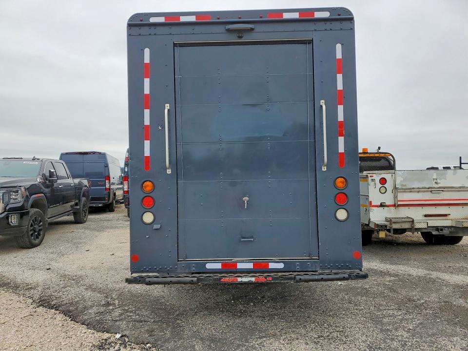 2021 Freightliner MT45G Chassis Delivery Truck