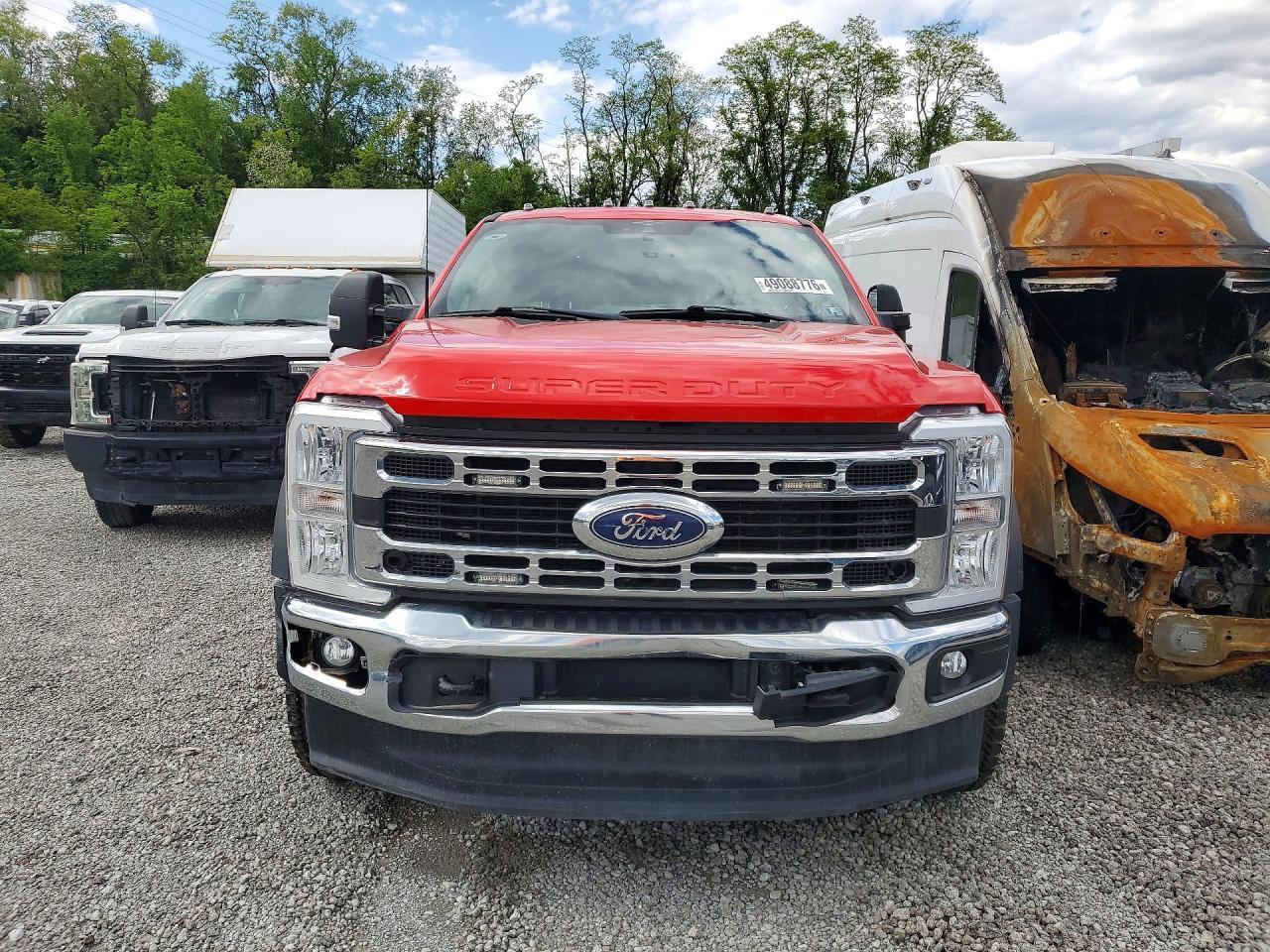 2023 Ford F550 Super Duty Flatbed Truck