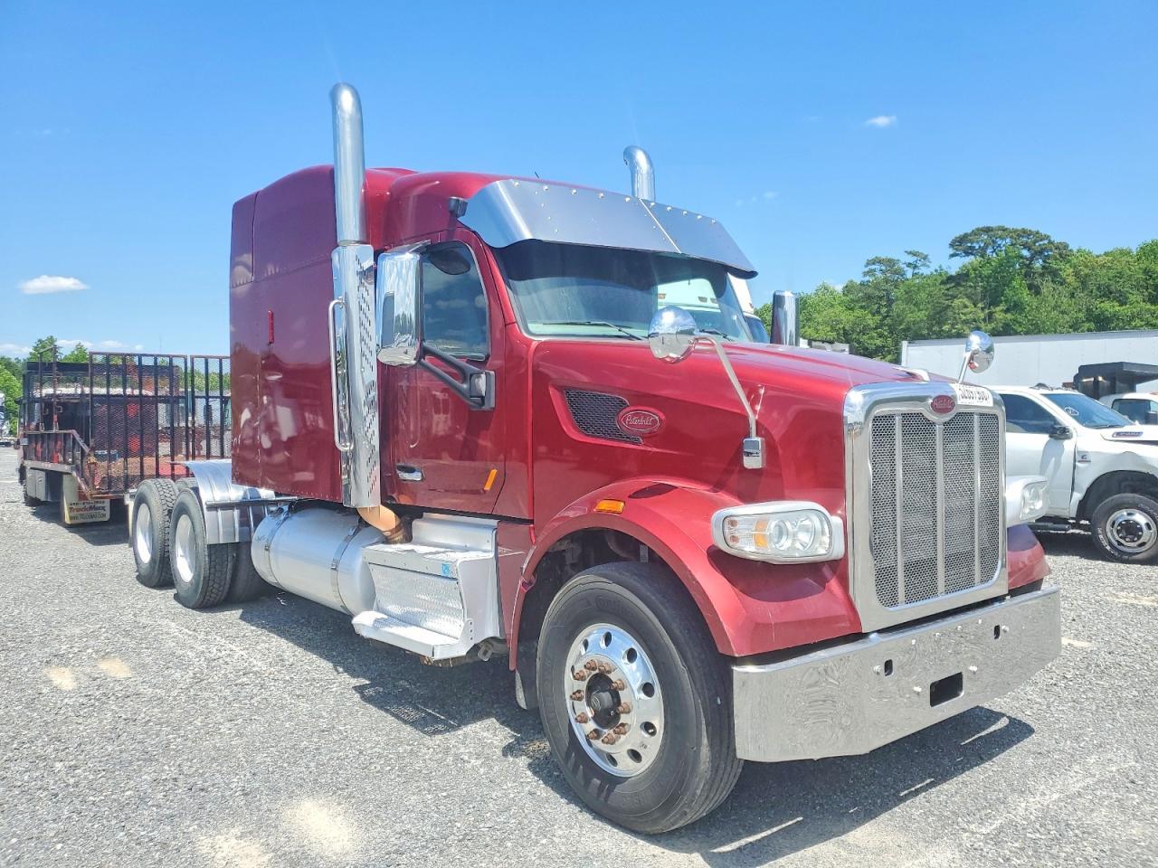 2020 Peterbilt 567 Semi Truck