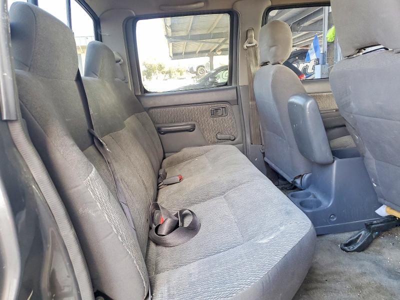 2000 Nissan Frontier XE