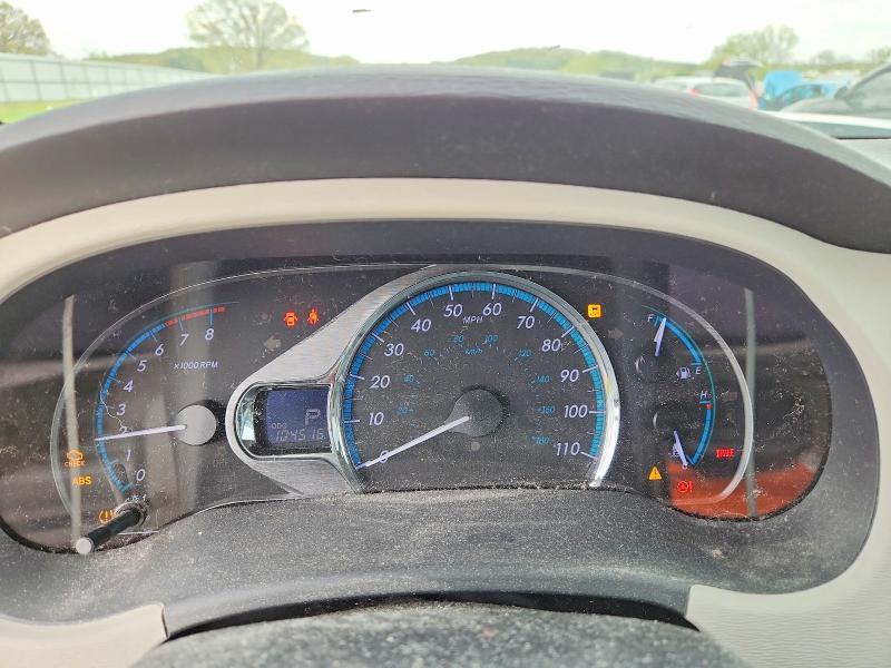 2011 Toyota Sienna xle 8-passenger