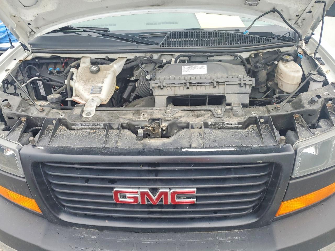 2022 GMC Savana 2500 Cargo Delivery van