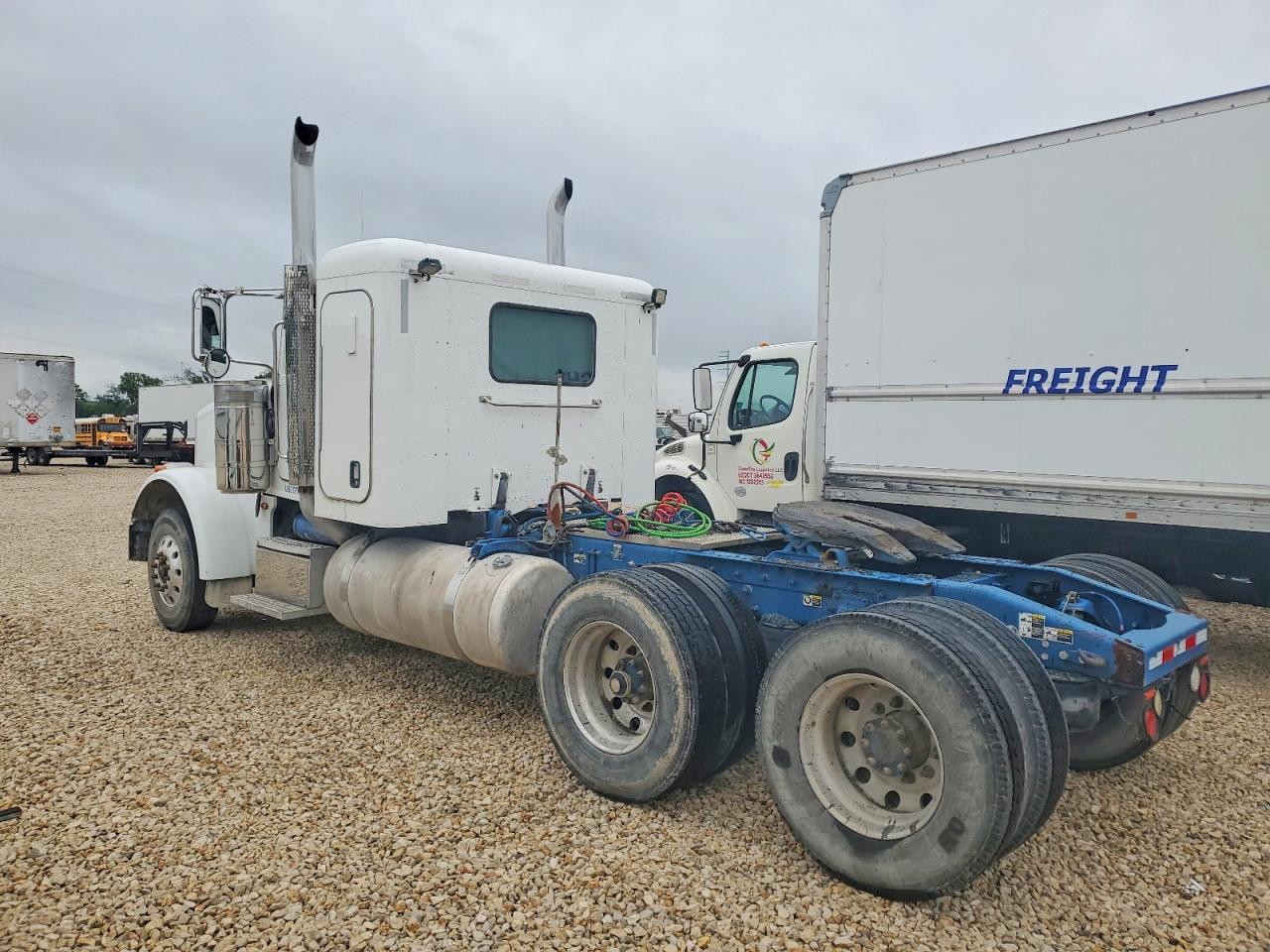 2013 Peterbilt 367 Semi Truck