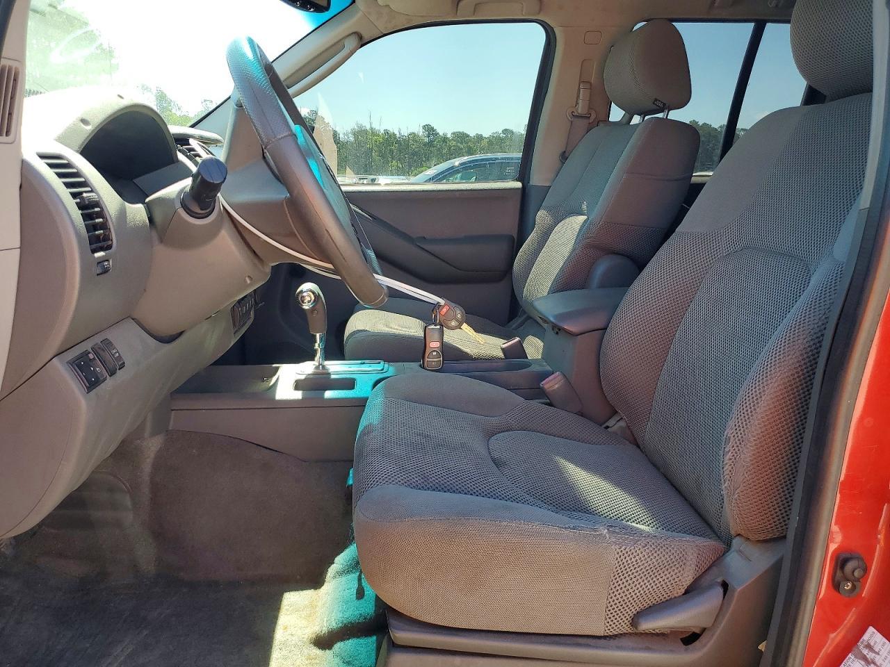 2005 Nissan Frontier SE