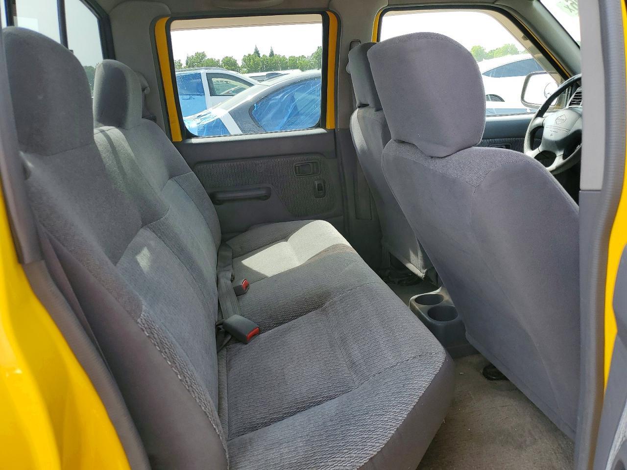 2000 Nissan Frontier XE