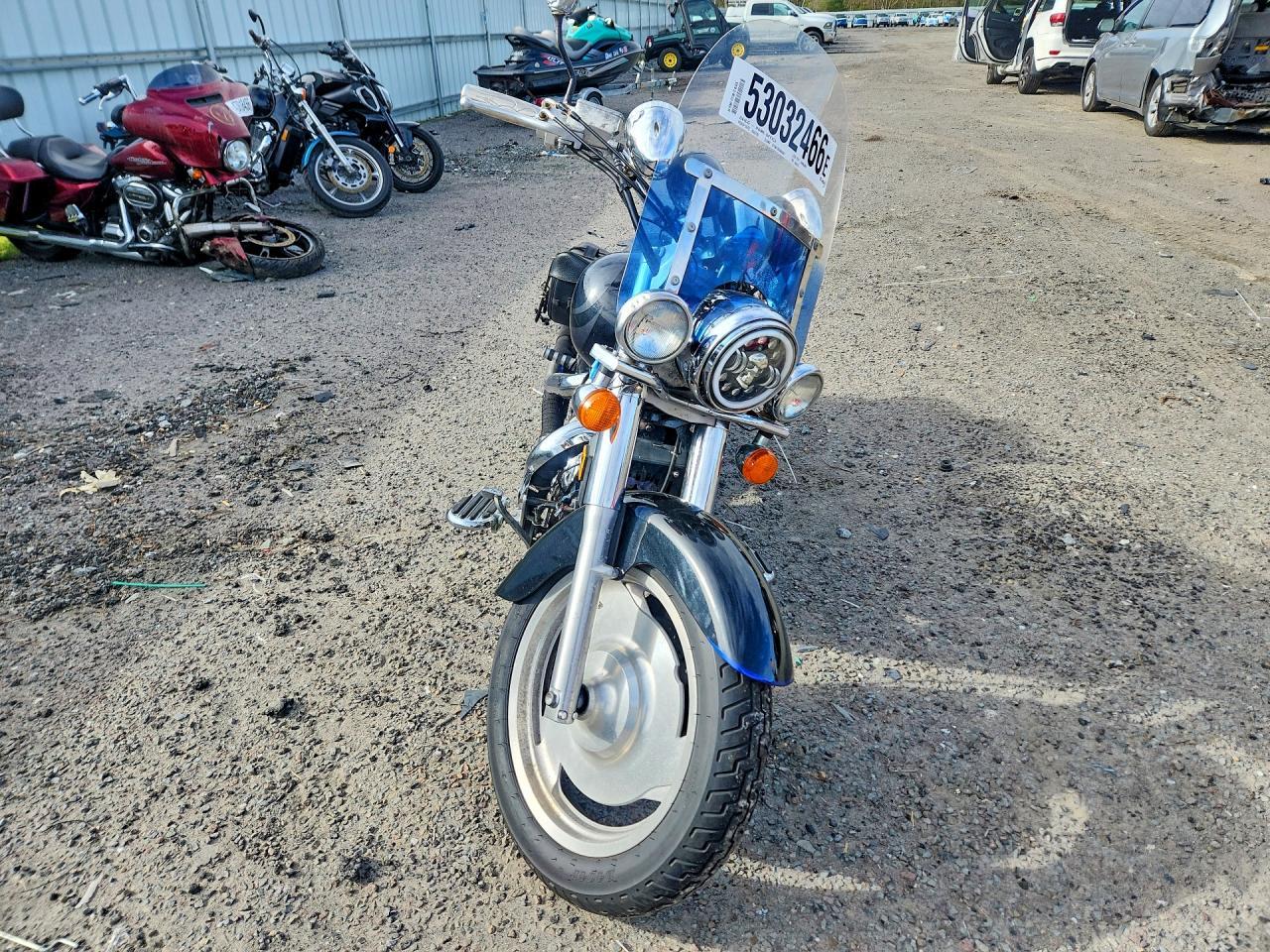 2004 Honda VT1100 C2