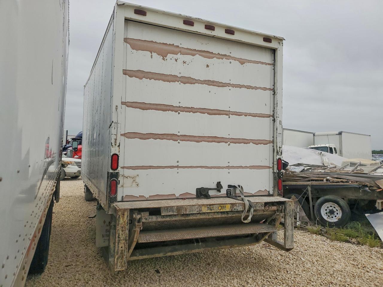 2012 Mitsubishi Medium DUTY/BOX Trucks