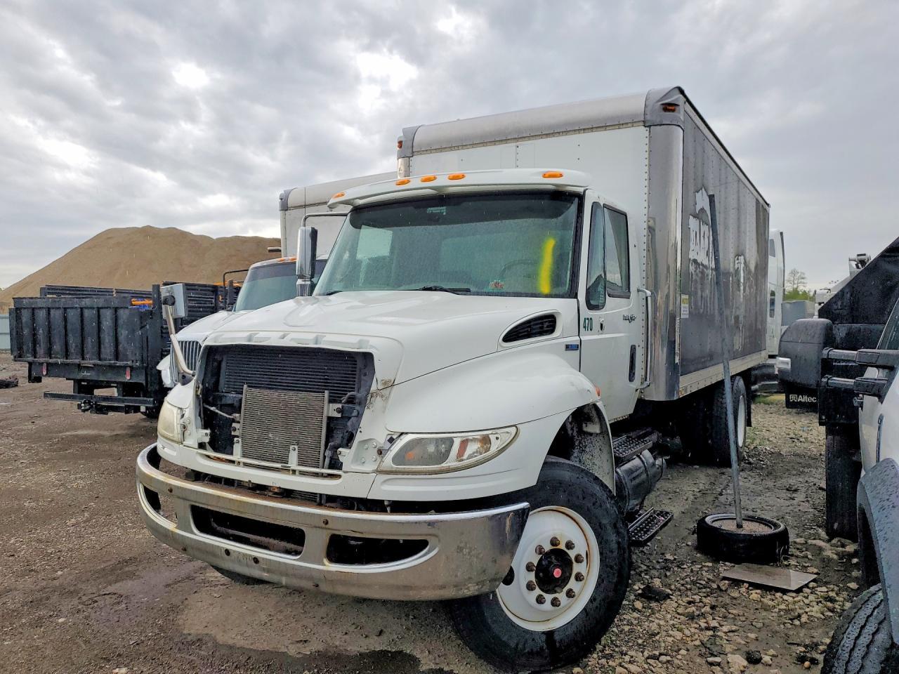 2009 International 4000 4300-BOX Truck