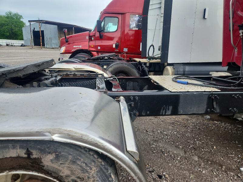 2006 Freightliner Columbia 120 Semi Truck