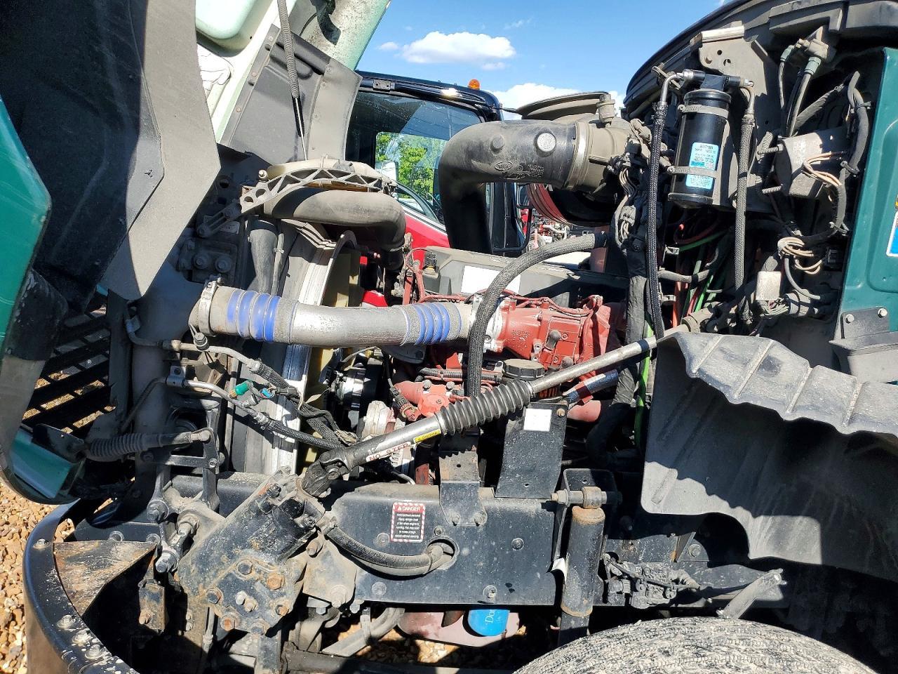 2018 Mack CXU612 Semi Truck
