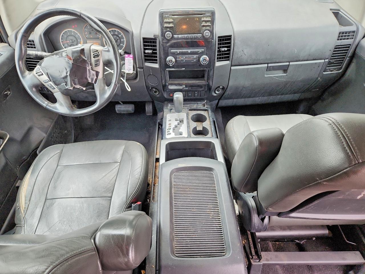 2014 Nissan Titan SV
