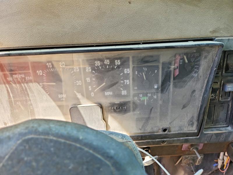 1992 International 4900 ROLL-OFF Container Truck