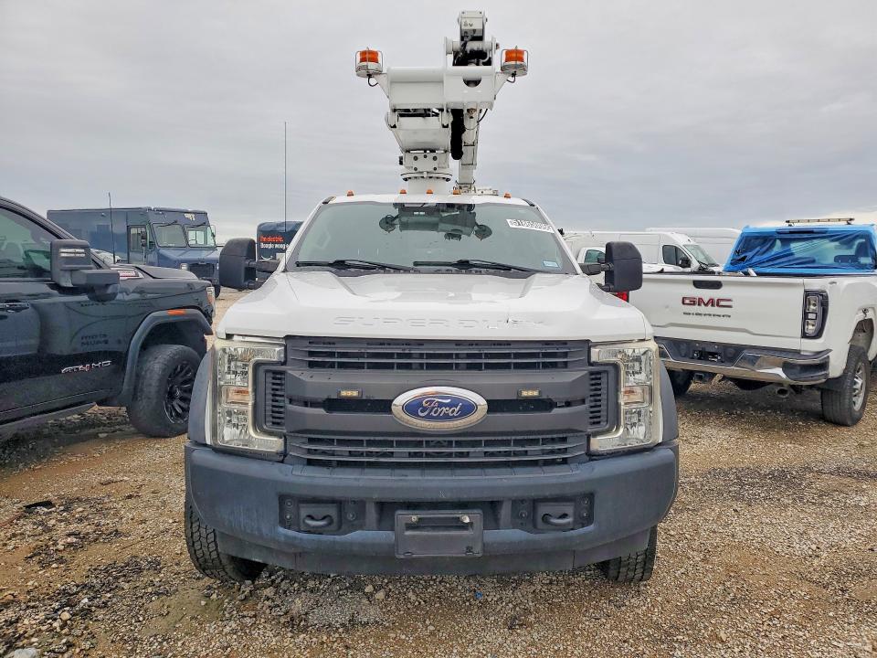 2017 Ford F450 Super Duty Bucket Truck
