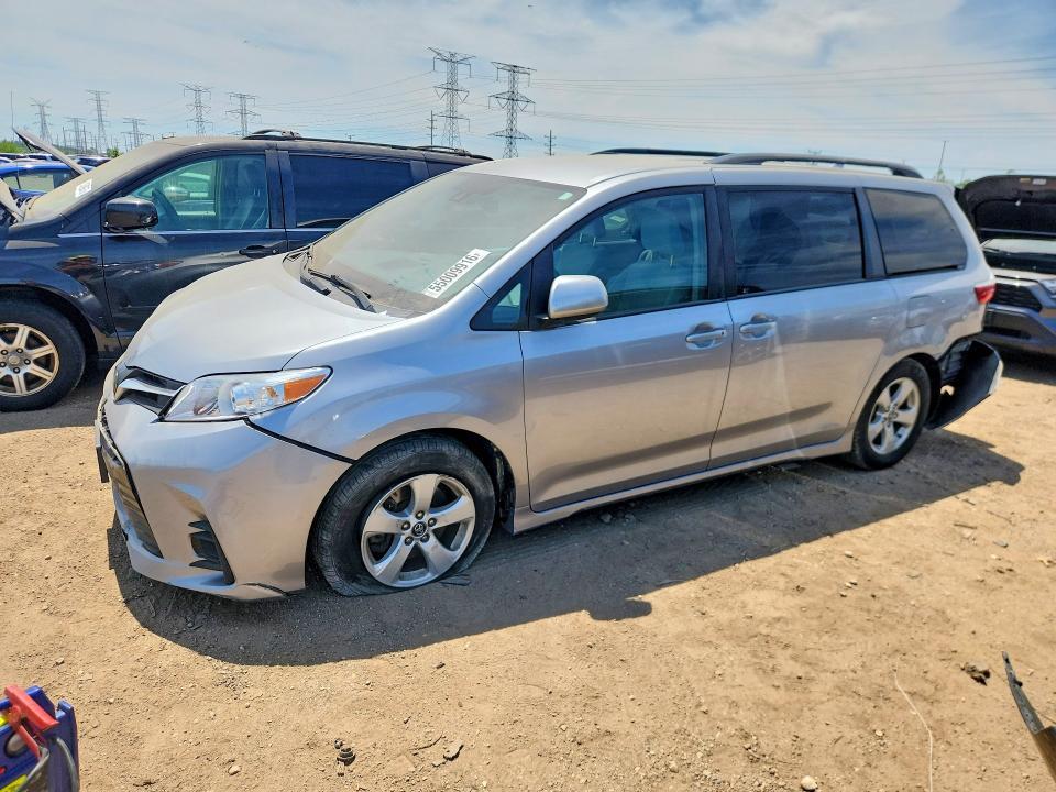 2018 Toyota Sienna le