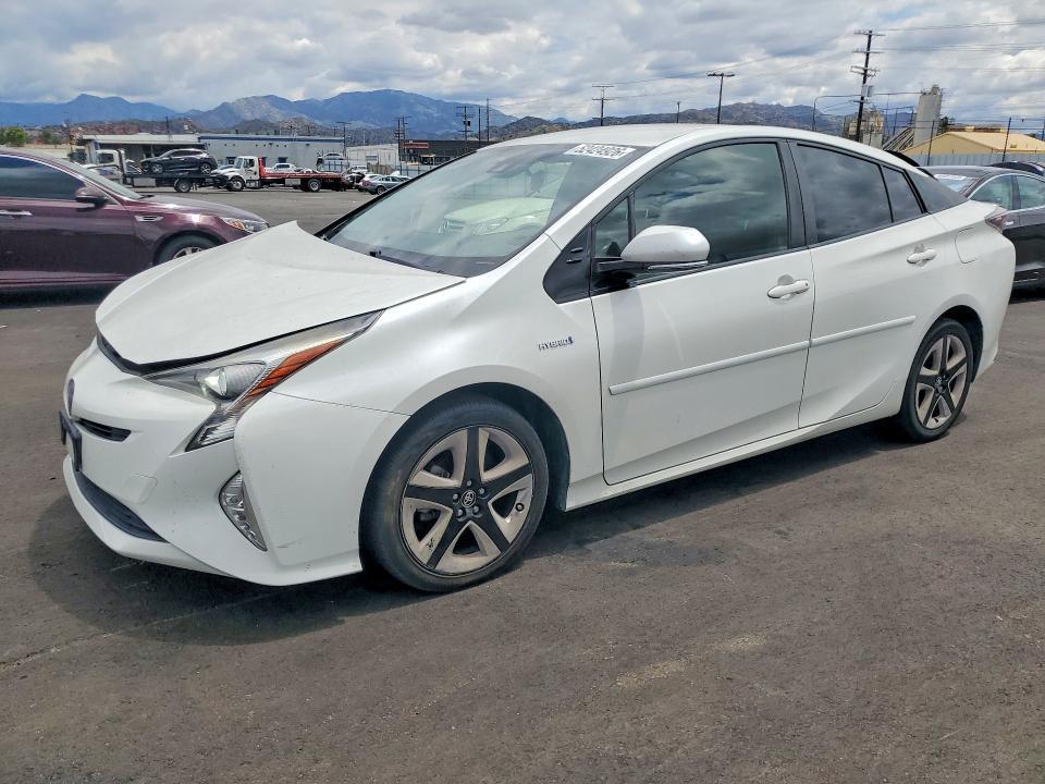 2016 Toyota Prius Three Touring