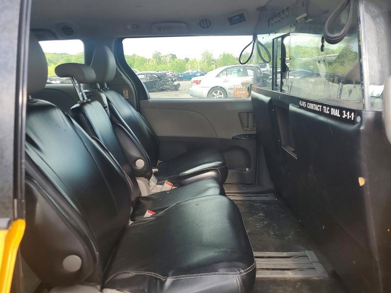 2017 Toyota Sienna l 7-passenger