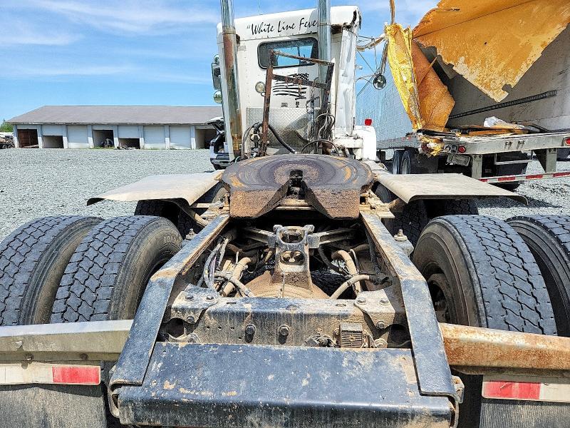 2005 Kenworth T800 Semi Truck