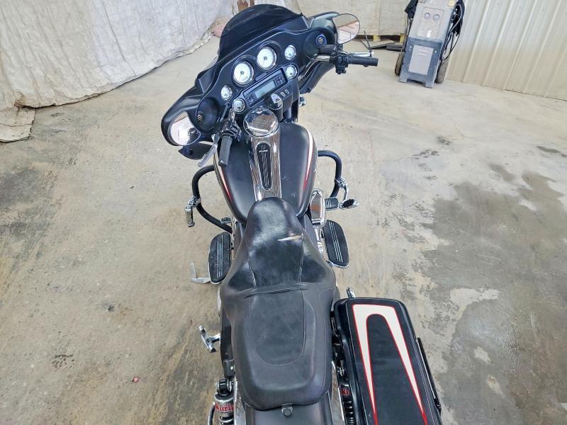 2011 Harley-Davidson Flhx