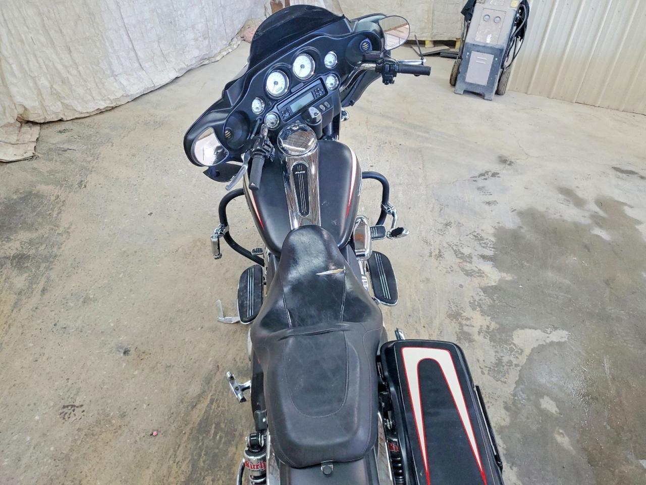 2011 Harley-Davidson Flhx