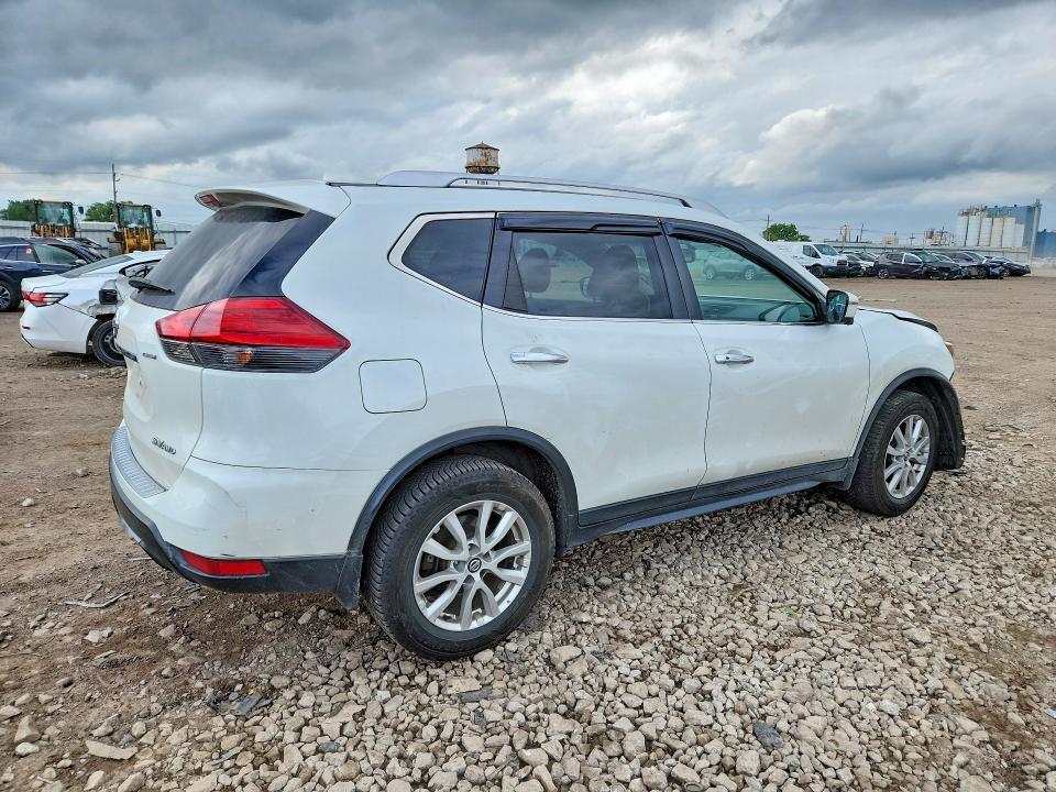 2017 Nissan Rogue sv