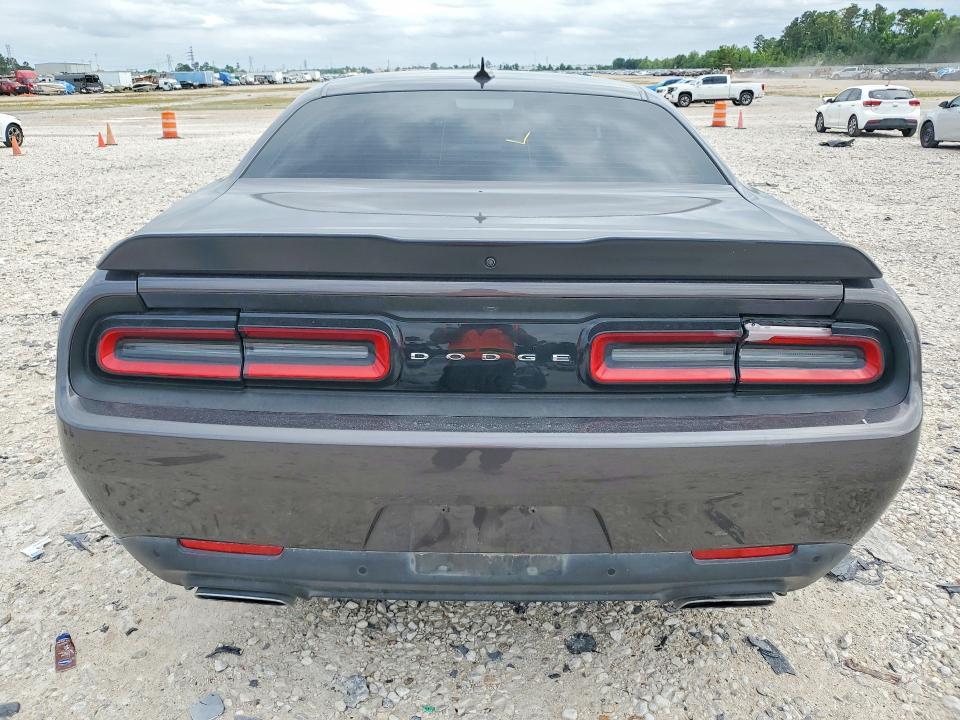 2018 Dodge Challenger r