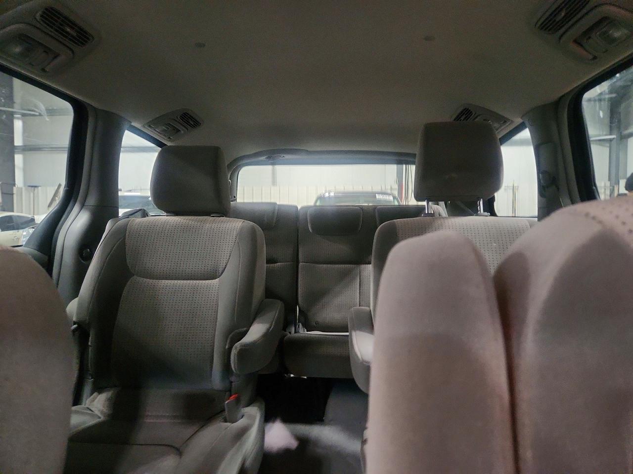 2010 Toyota Sienna le 7-passenger