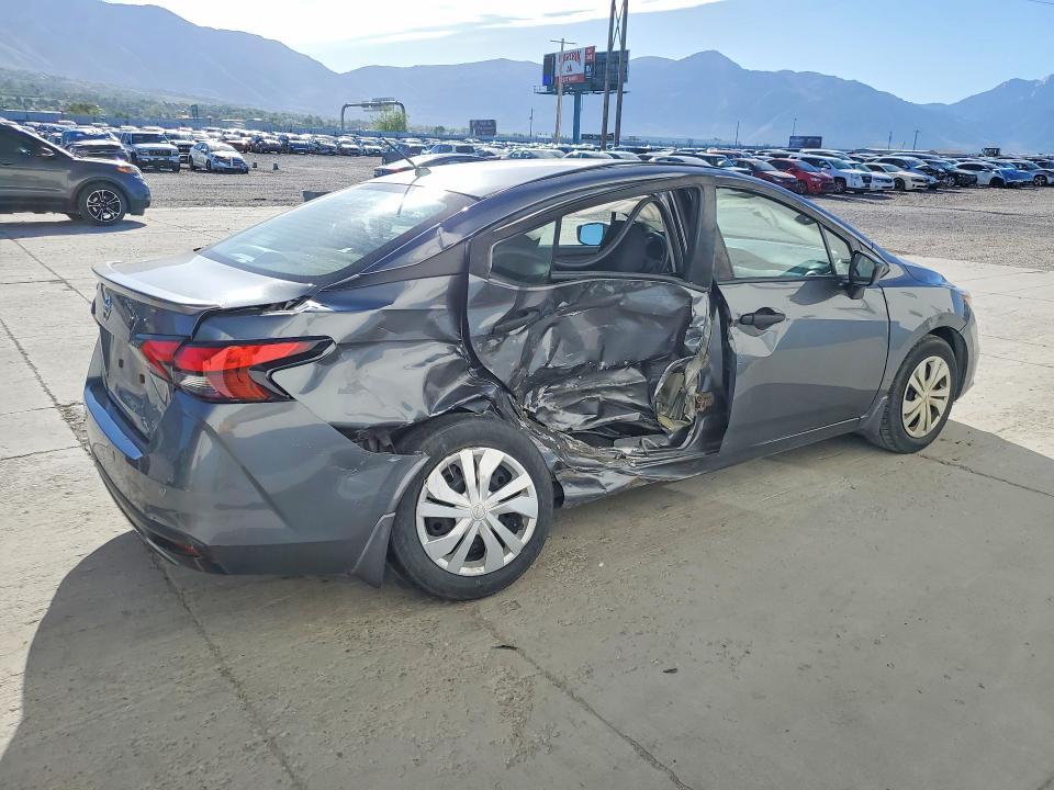2022 Nissan Versa s