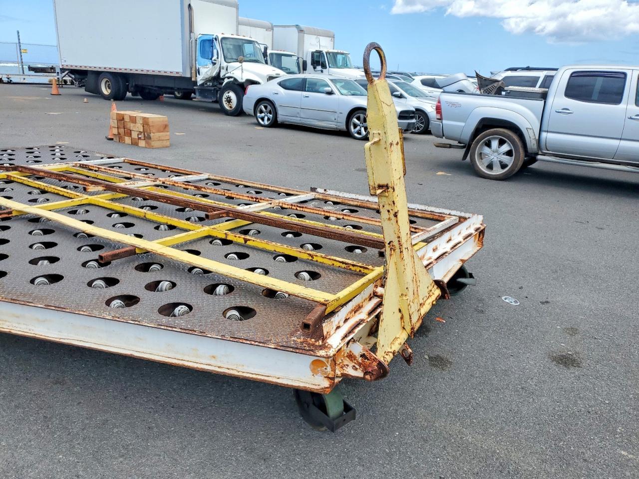 2000 Equipment GSE 35(LD3