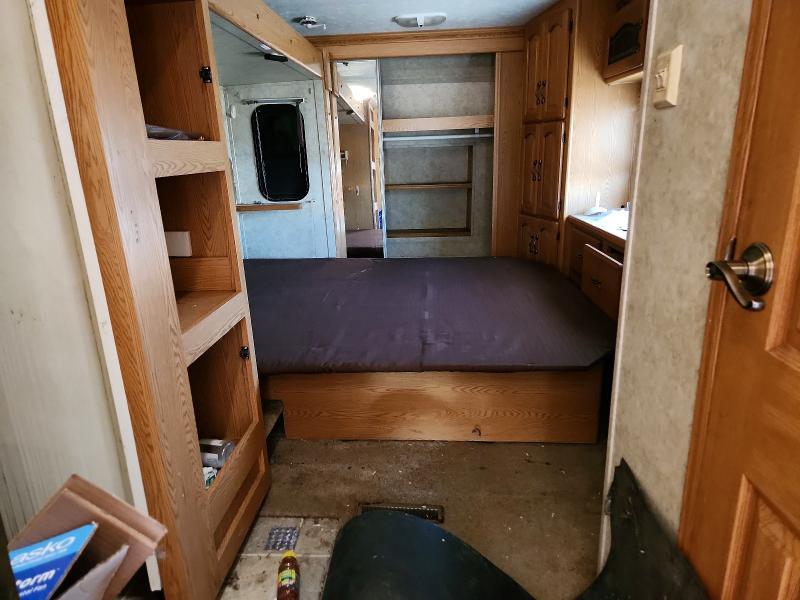 2005 Keystone Montana Camper
