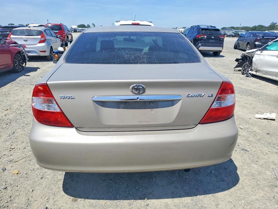 2004 Toyota Camry le