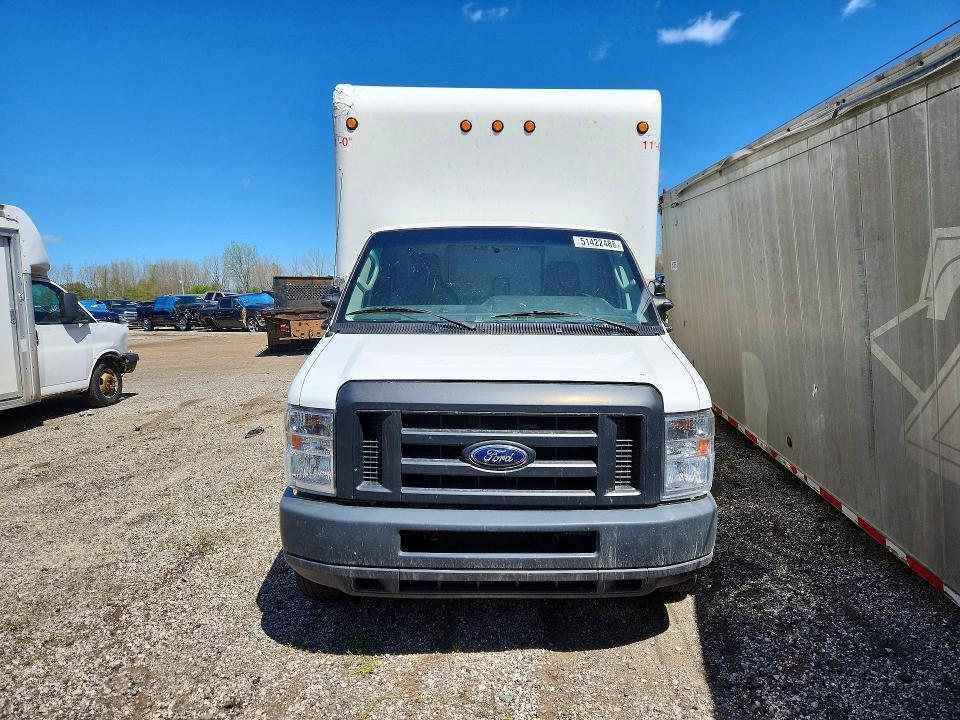 2018 Ford Econoline E350 Super Duty Cutaway Van