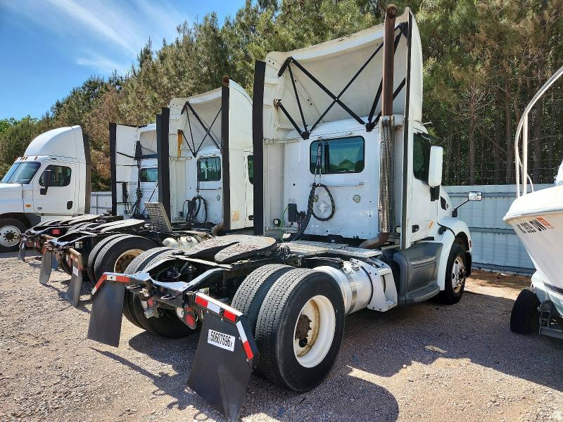 2017 Peterbilt 579 Semi Truck