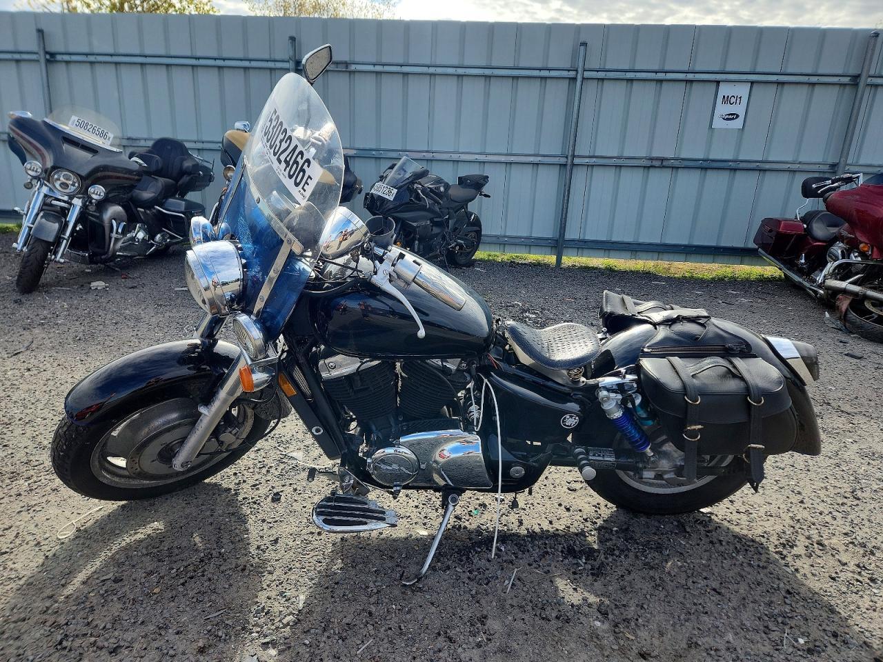 2004 Honda VT1100 C2