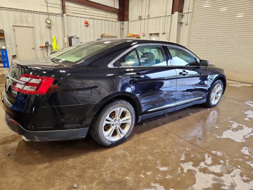 2017 Ford Taurus se
