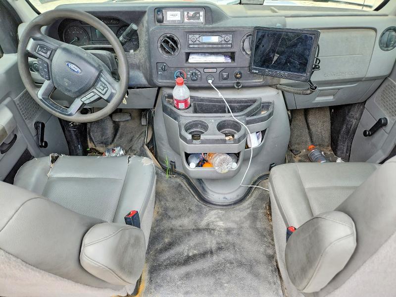 2022 Ford Econoline E350 Super Duty Cutaway Van