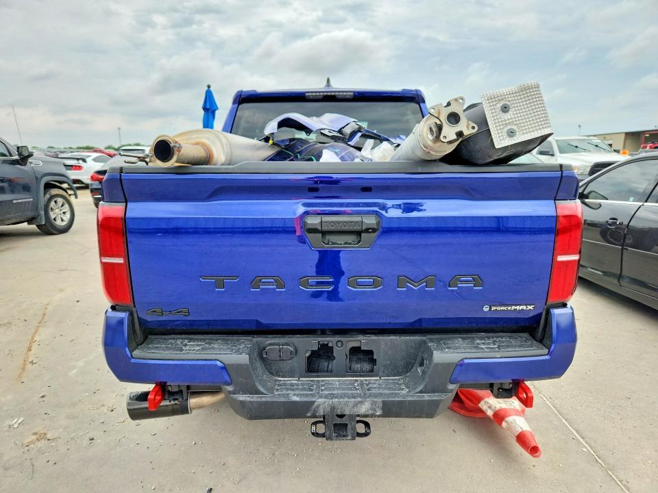 2025 Toyota Tacoma TRD OFF-ROAD HV