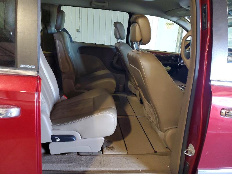 2013 Chrysler Town & Country Touring l