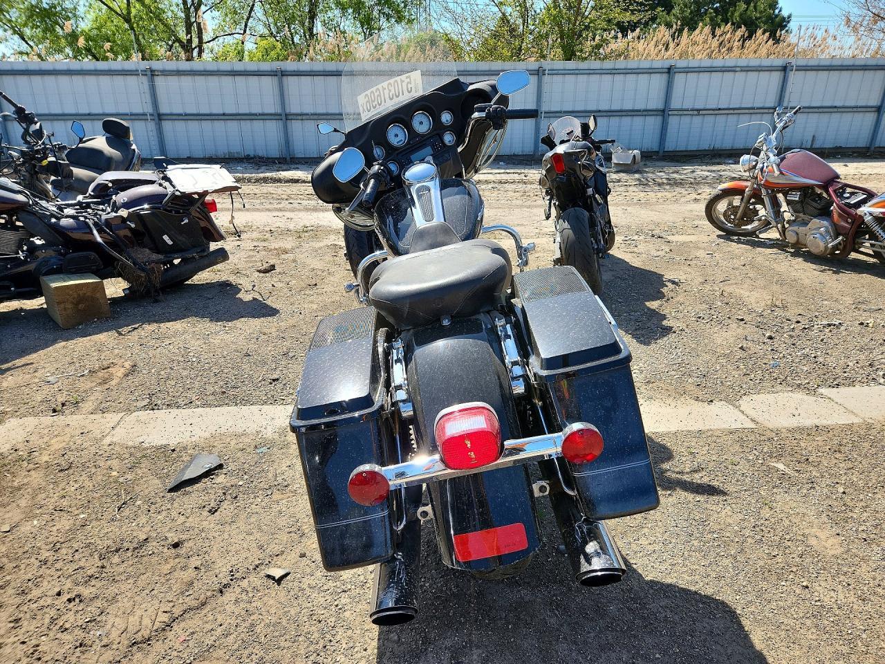 2011 Harley-Davidson Flhx