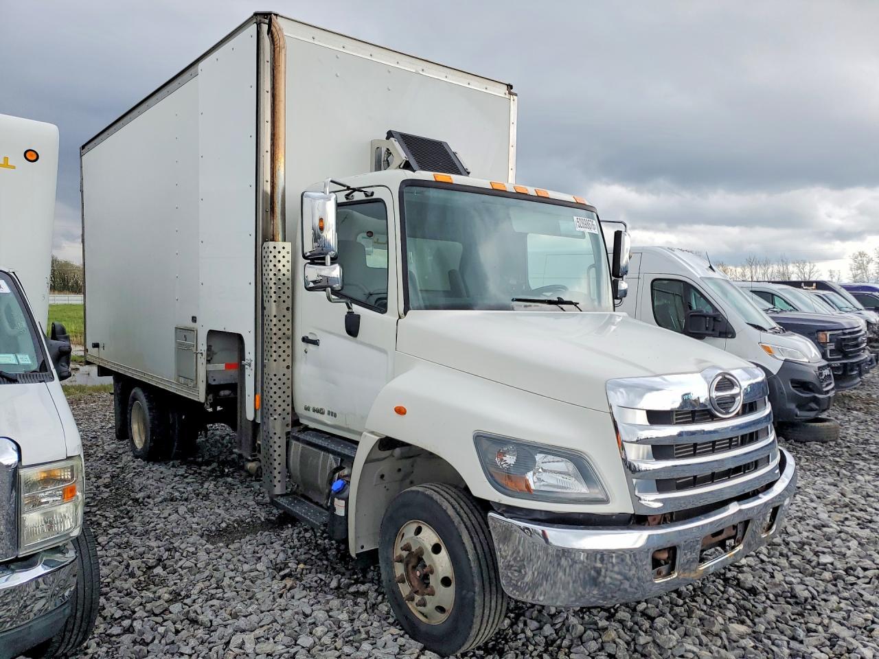 2014 Hino 258/268 BOX Truck