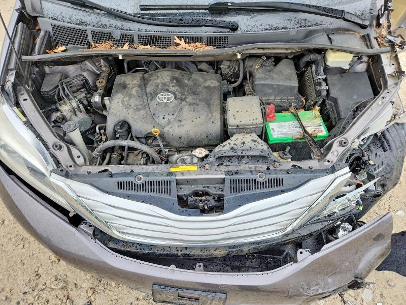 2017 Toyota Sienna Limited Premium 7-passenger