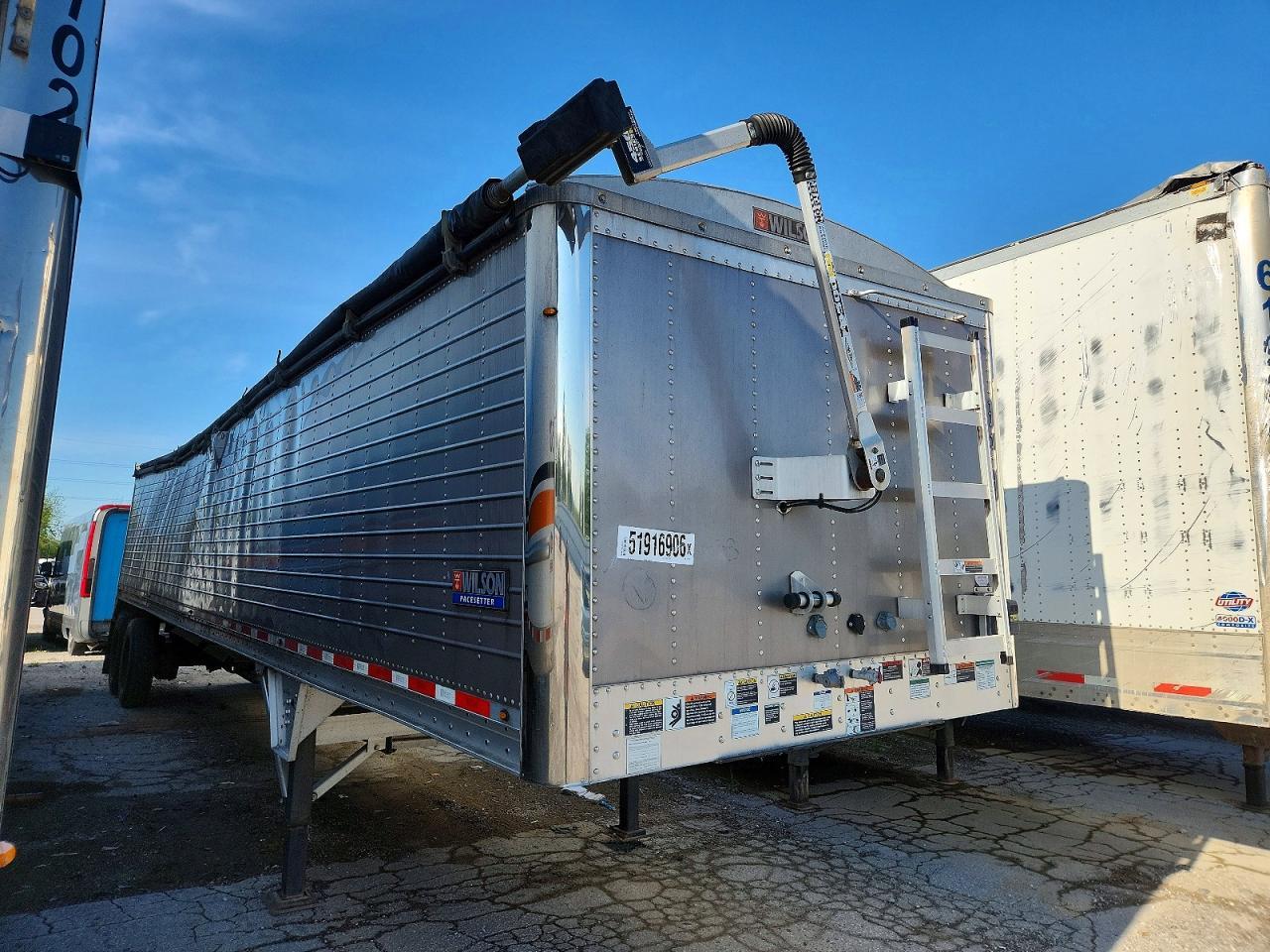 2020 Wilson Trailer-Hopper Bottom Grain Trailer