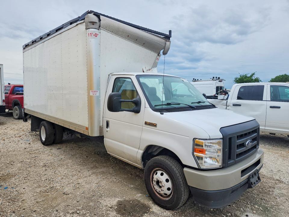 2022 Ford Econoline E350 Super Duty Cutaway Van