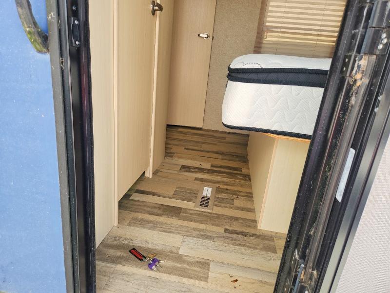 2017 Winnebago Minnie Camper