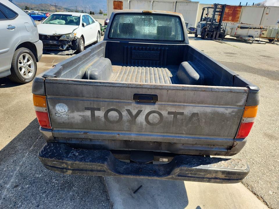 1986 Toyota Pickup Xtracab Rn70 dlx
